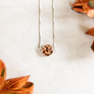 Flower Memorial Circle Link Necklace:Flower Petals from Wedding, Funeral, Baptism, Shower, Anniversary, Birth, Special Occasion