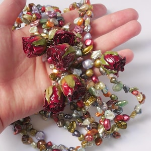 Necklace Candy Rose real flower in epoxy resin with pearls
