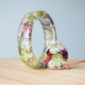 Resin flower necklace and bracelet, real hydrangea jewelry set, Birthday gift for women